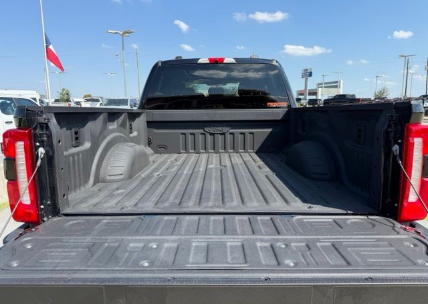 2026 Ford F-250 Super Duty XLT - Photo 8