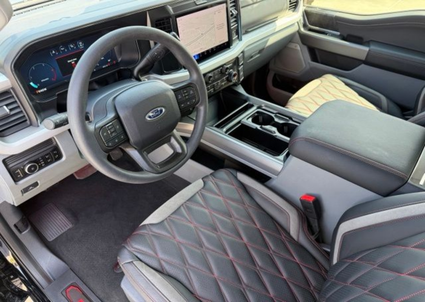 2026 Ford F-250 Super Duty XLT - Photo 13