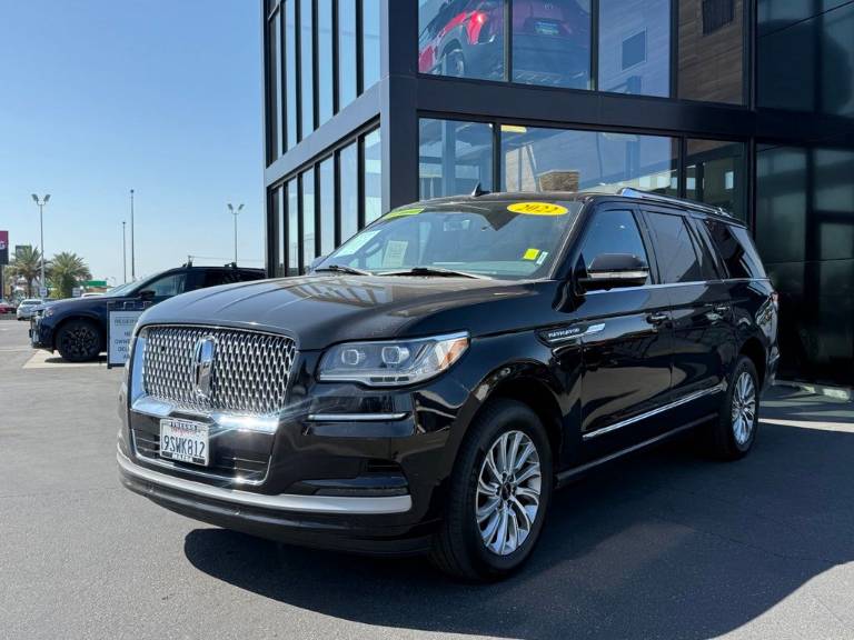 2022 Lincoln Navigator L Standard