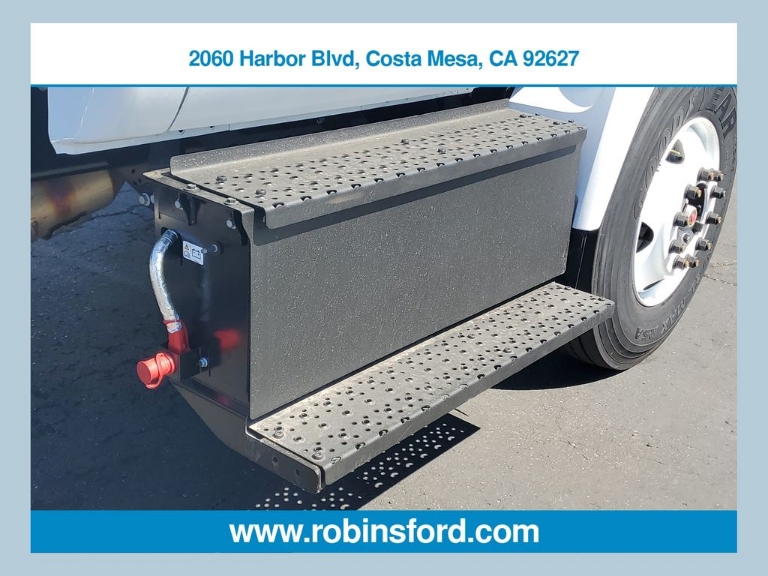 2027 Ford F-650SD Base