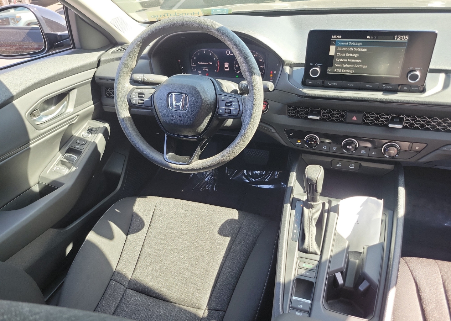 2025 Honda Accord SE - Photo 11