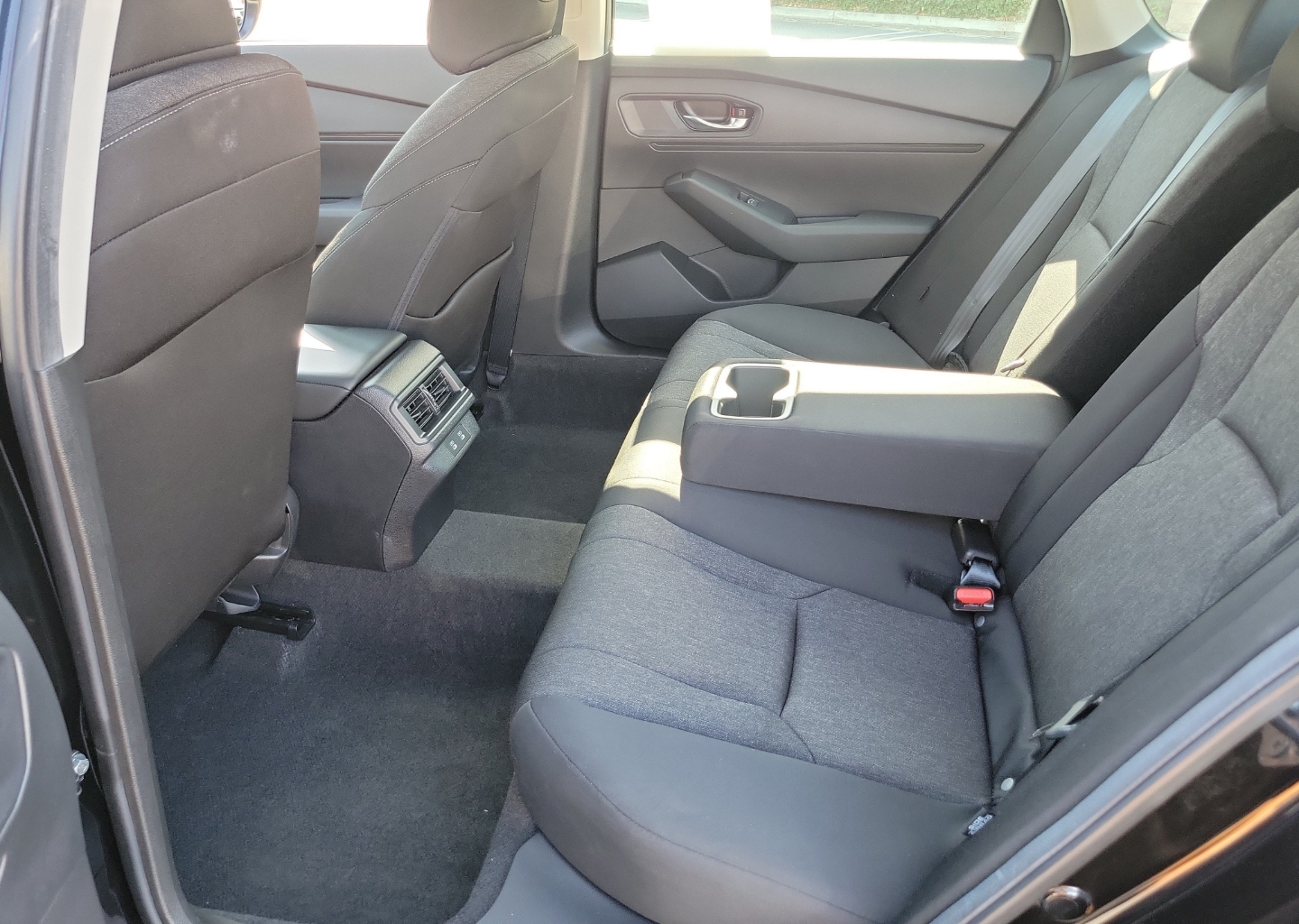 2025 Honda Accord SE - Photo 13