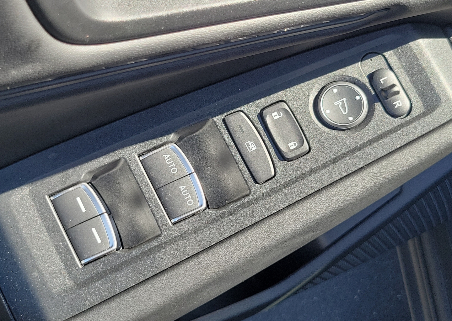 2025 Honda Accord SE - Photo 20