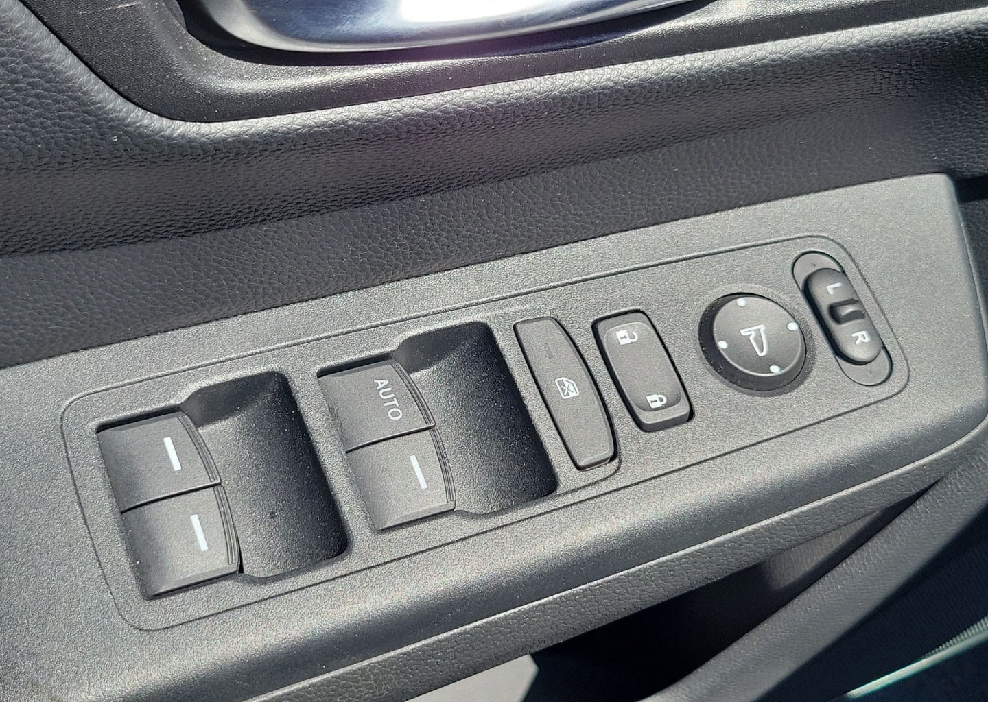 2024 Honda CR-V LX - Photo 21