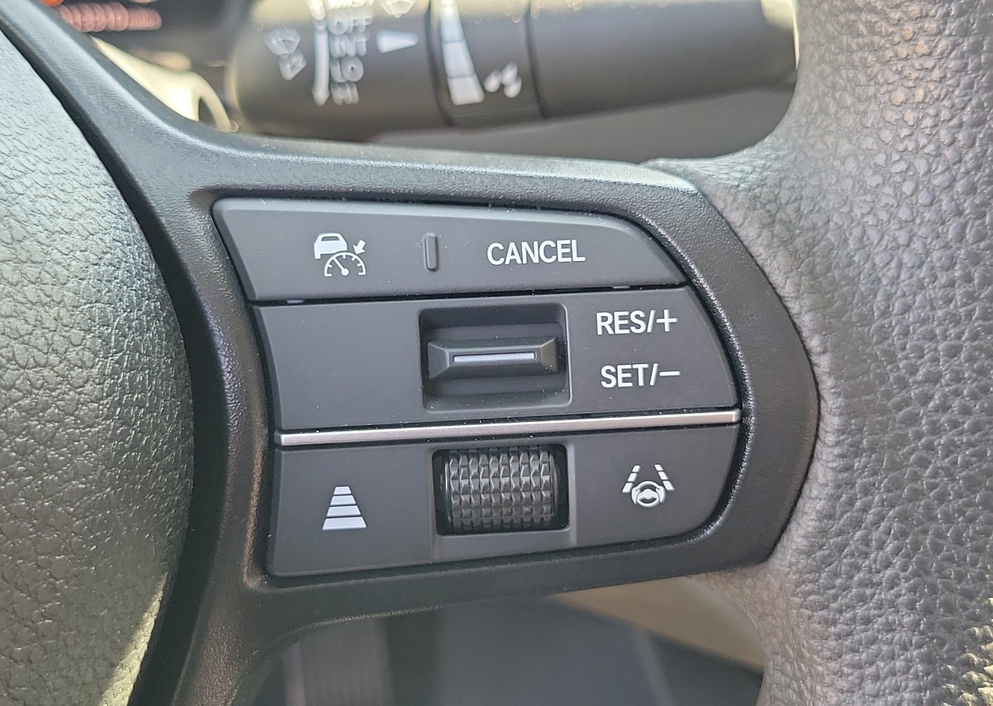 2025 Honda Accord SE - Photo 24