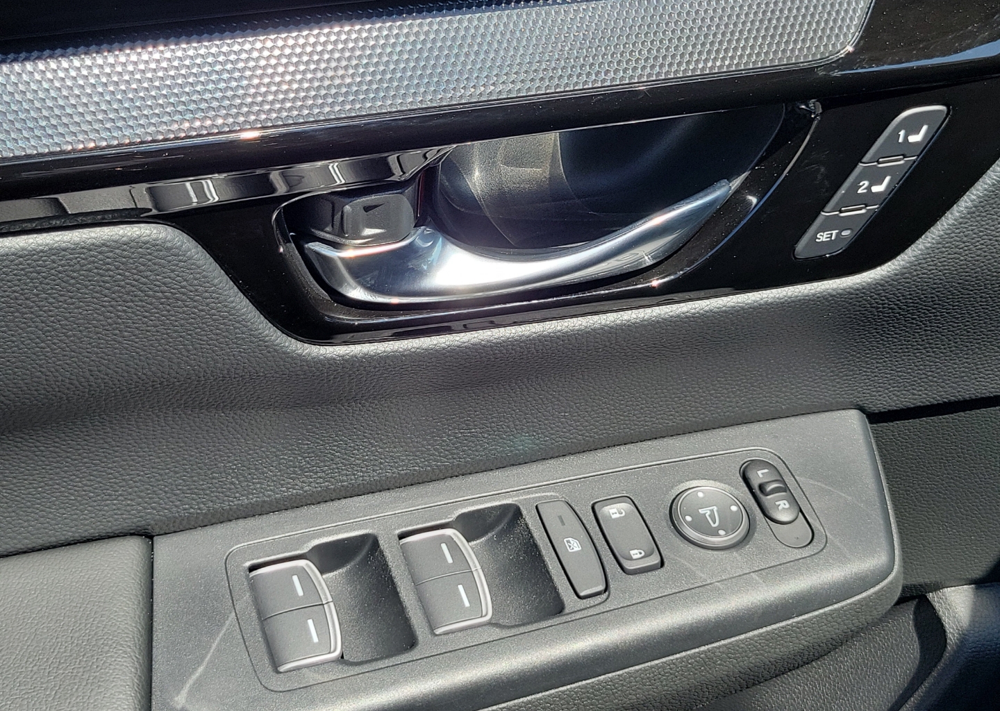 2025 Honda CR-V EX-L - Photo 22