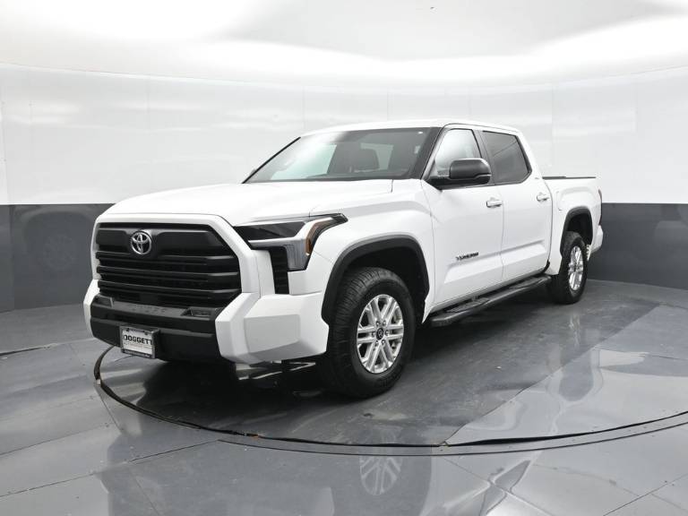 2025 Toyota Tundra 4WD SR5