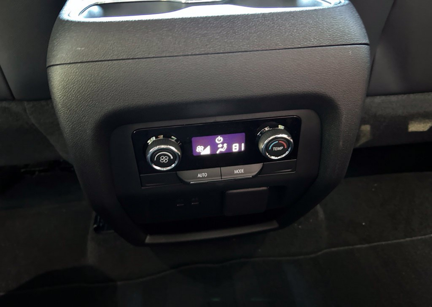 2027 Chevrolet Traverse Z71 - Photo 112