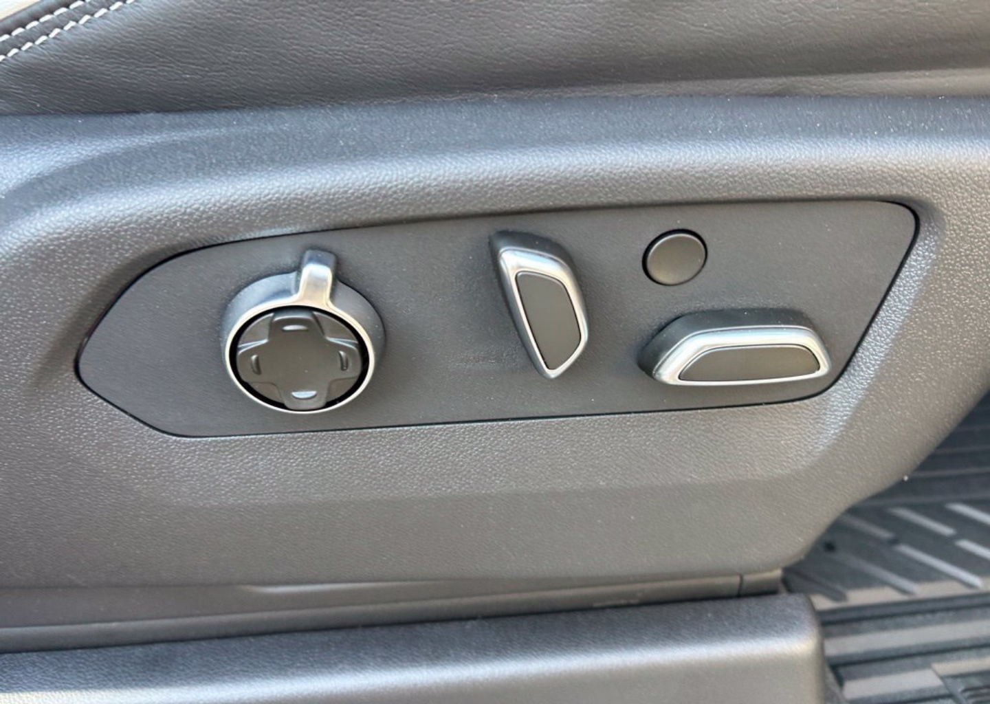 2026 GMC Sierra 1500 AT4X - Photo 121