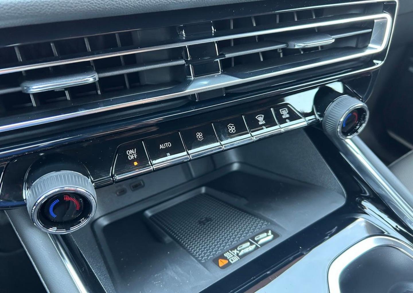 2027 Chevrolet Traverse RS - Photo 97