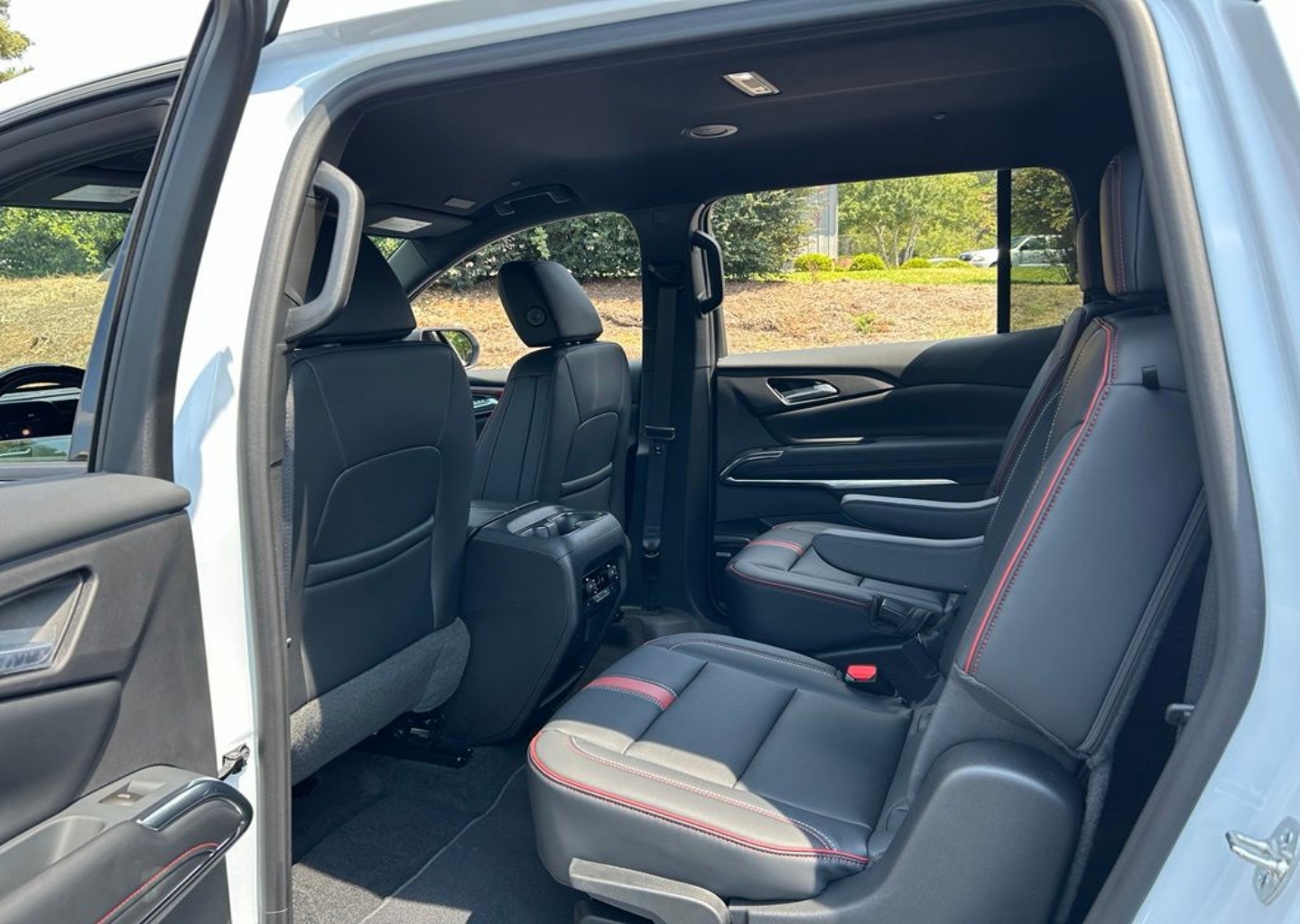 2027 Chevrolet Traverse RS - Photo 104