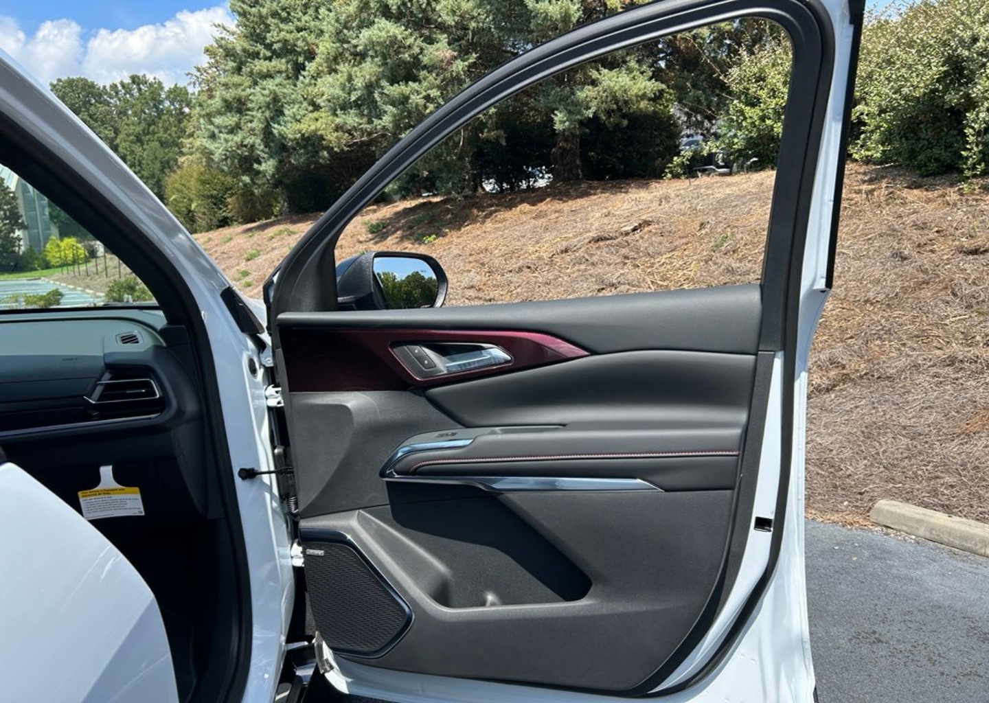 2027 Chevrolet Traverse RS - Photo 125