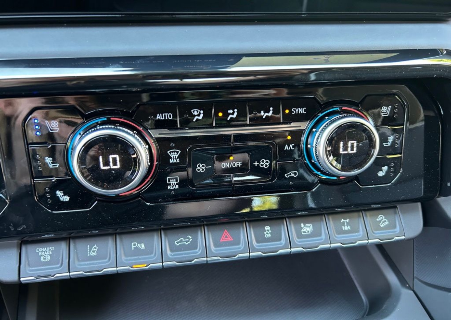 2026 GMC Sierra 2500HD AT4X - Photo 106