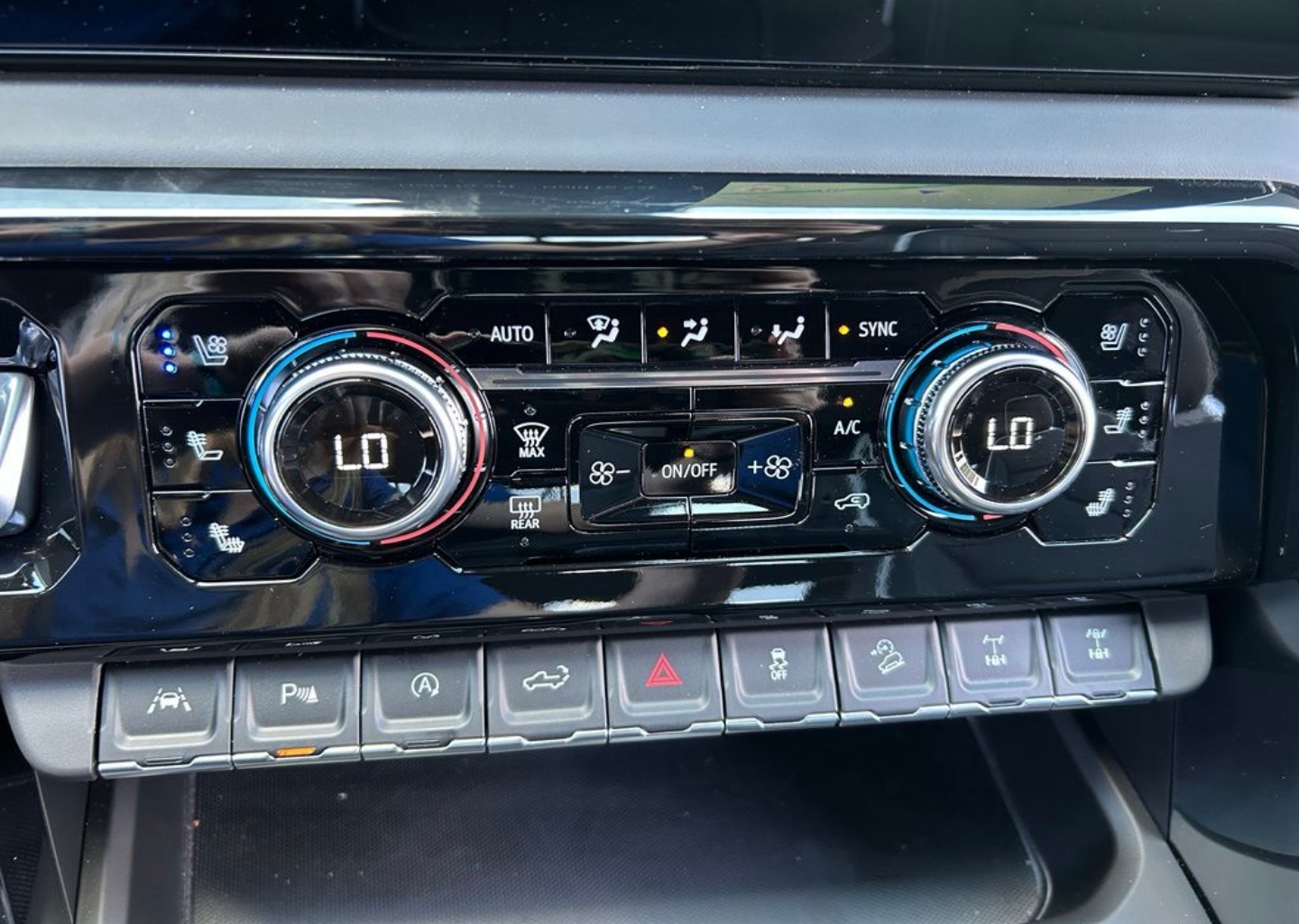 2026 GMC Sierra 1500 AT4X - Photo 108