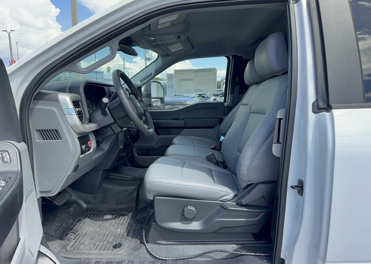 2026 Ford F-550 Super Duty Chassis Cab XL - Photo 21