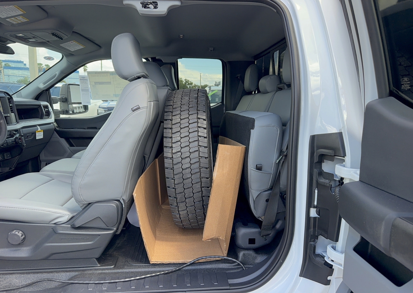 2026 Ford F-550 Super Duty Chassis Cab XL - Photo 22