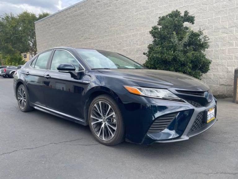 2020 Toyota Camry Hybrid SE