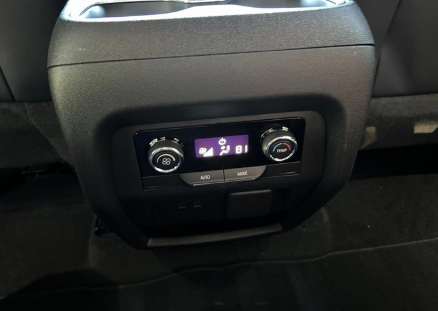 2027 Chevrolet Traverse Z71 - Photo 45