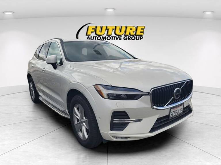 2022 Volvo XC60 B5 Momentum