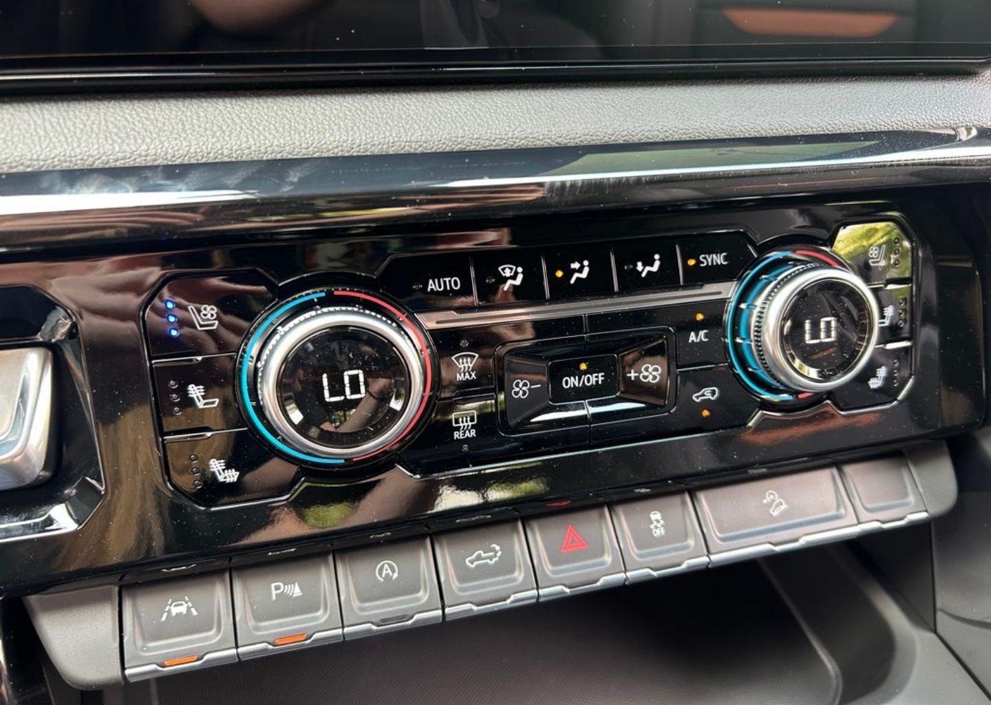 2026 GMC Sierra 1500 AT4 - Photo 100