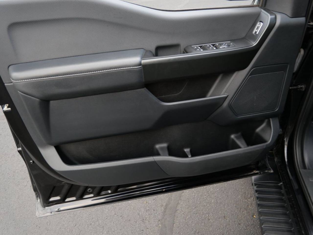 2022 Ford F-150 XL - Photo 11