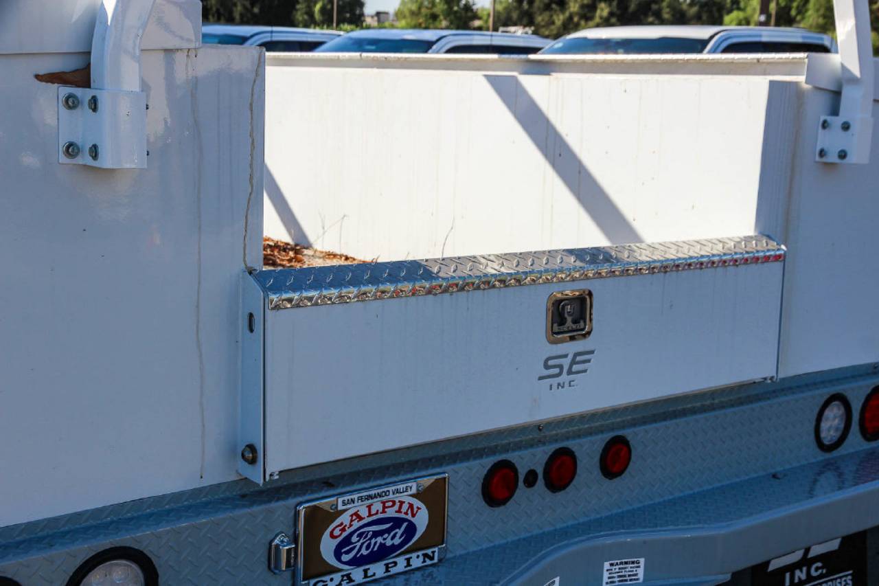 2025 Ford F-450 Super Duty Chassis Cab XL - Photo 8