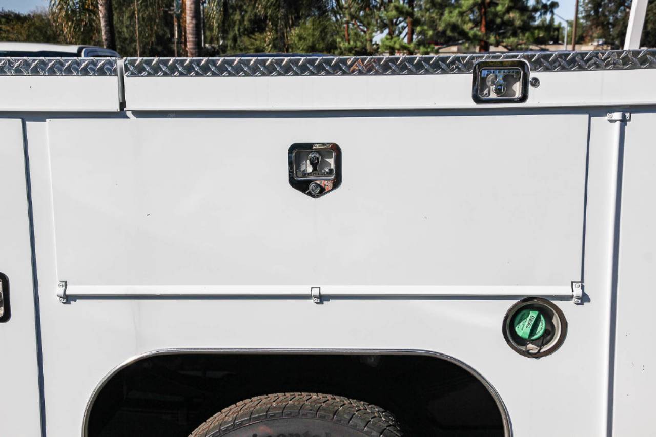 2025 Ford F-450 Super Duty Chassis Cab XL - Photo 10
