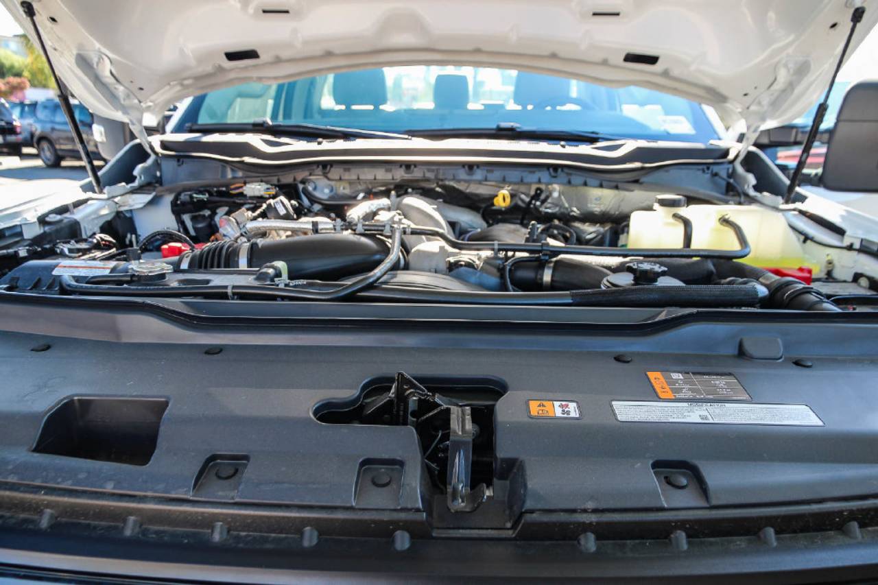 2025 Ford F-450 Super Duty Chassis Cab XL - Photo 28