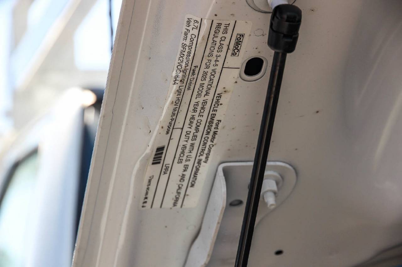 2025 Ford F-450 Super Duty Chassis Cab XL - Photo 29