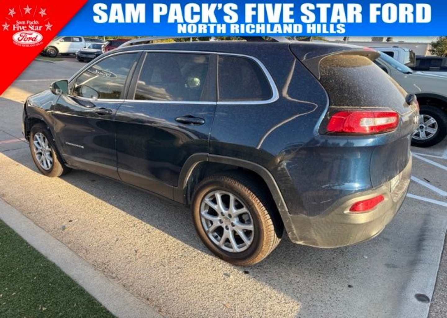 Used 2018 Jeep Cherokee Latitude Plus with VIN 1C4PJLLB4JD544747 for sale in North Richland Hills, TX