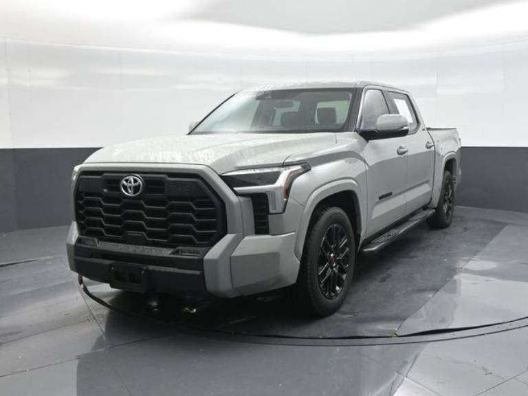 2022 Toyota Tundra 2WD SR5