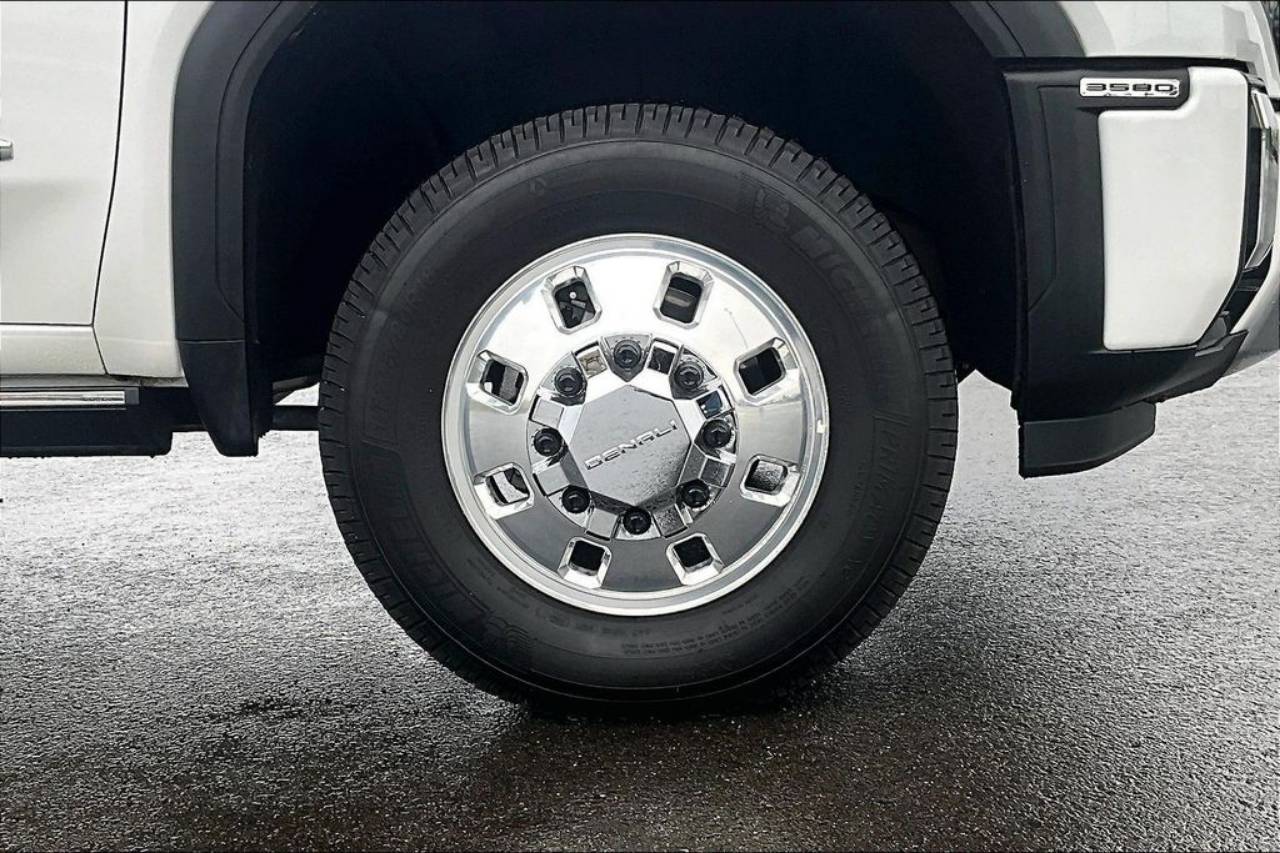 2024 GMC Sierra 3500HD Denali - Photo 9