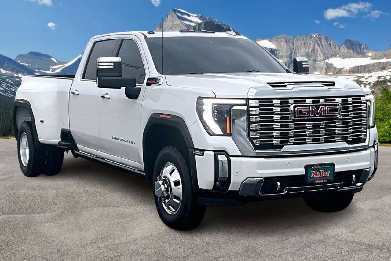 2024 GMC Sierra 3500HD Denali - Photo 12