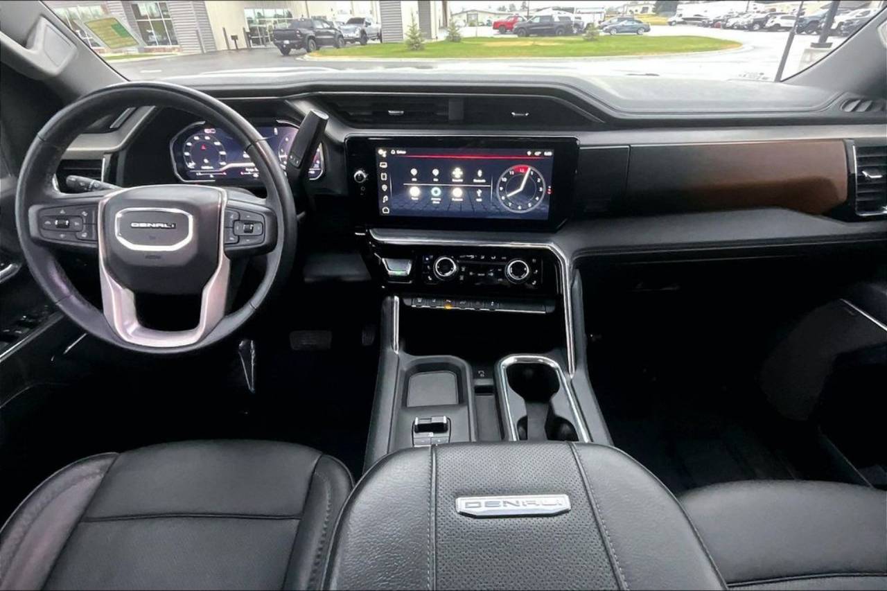 2024 GMC Sierra 3500HD Denali - Photo 16