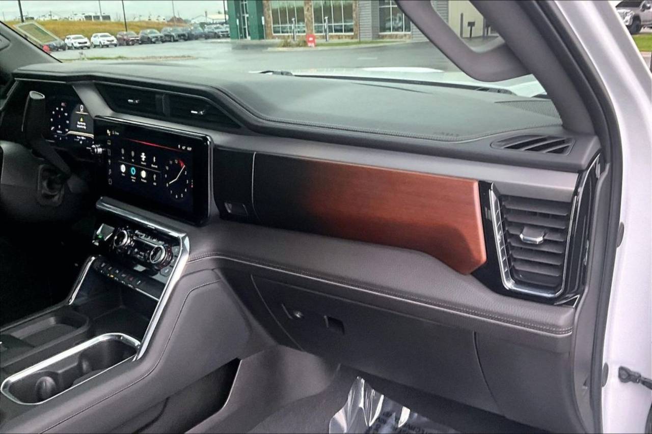 2024 GMC Sierra 3500HD Denali - Photo 17