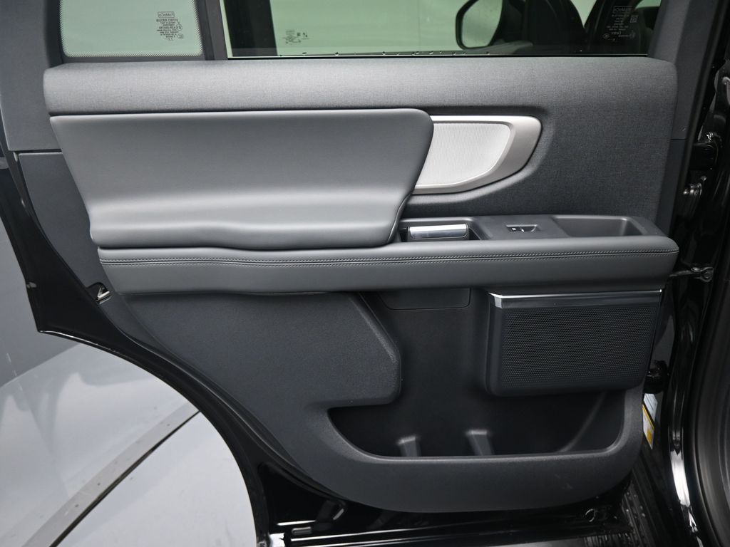 2026 Ford Expedition Active - Photo 8