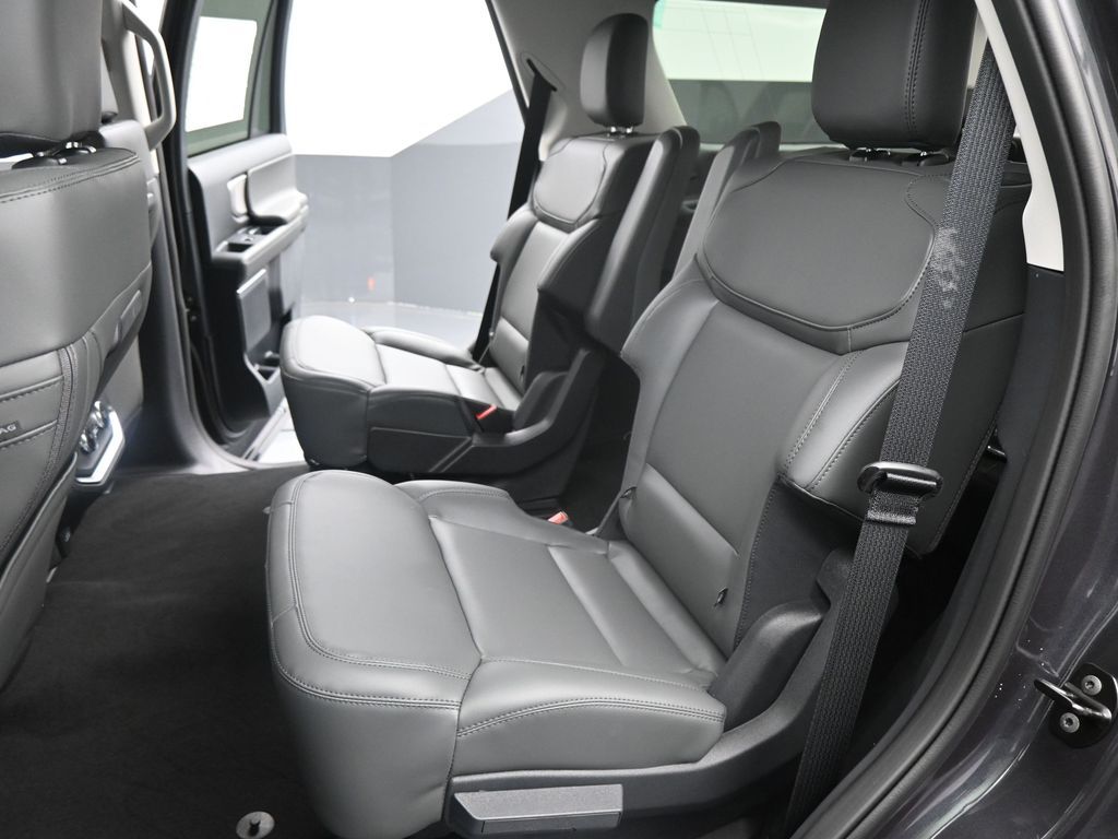 2026 Ford Expedition Active - Photo 14