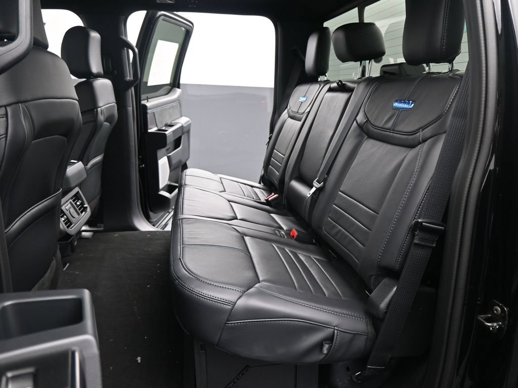 2026 Ford F-250 Super Duty Platinum - Photo 18