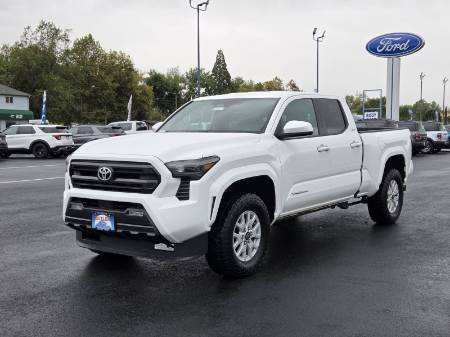 2025 Toyota Tacoma 4WD SR5