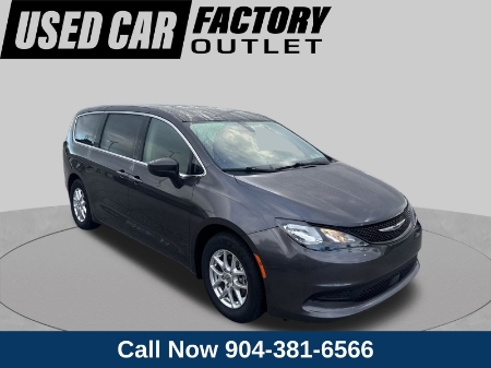 2022 Chrysler Voyager LX