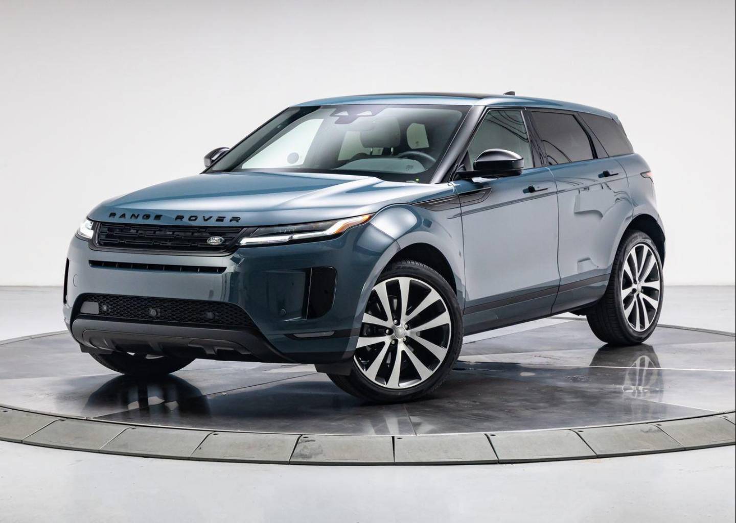 2026 Land Rover Range Rover Evoque