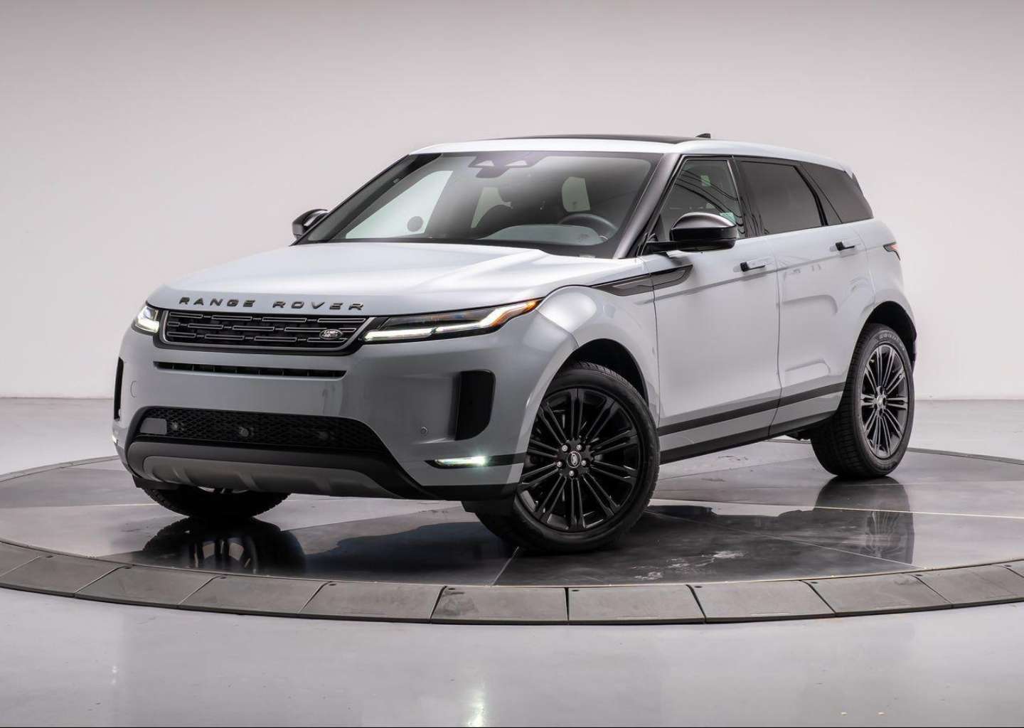 2026 Land Rover Range Rover Evoque