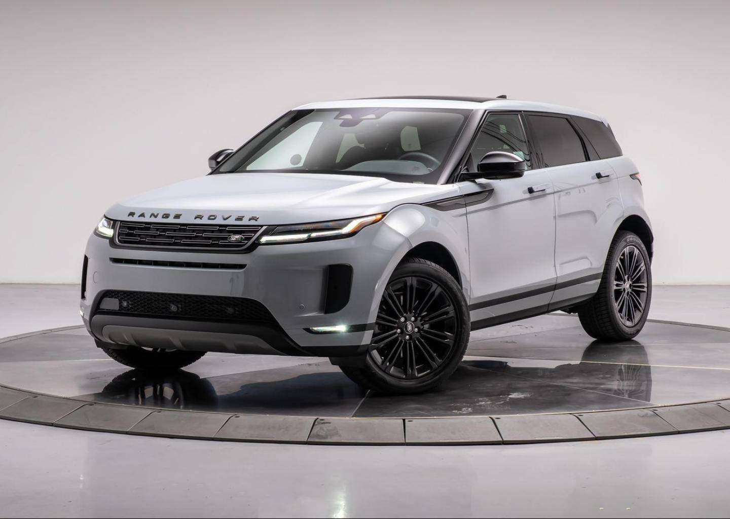 2026 Land Rover Range Rover Evoque