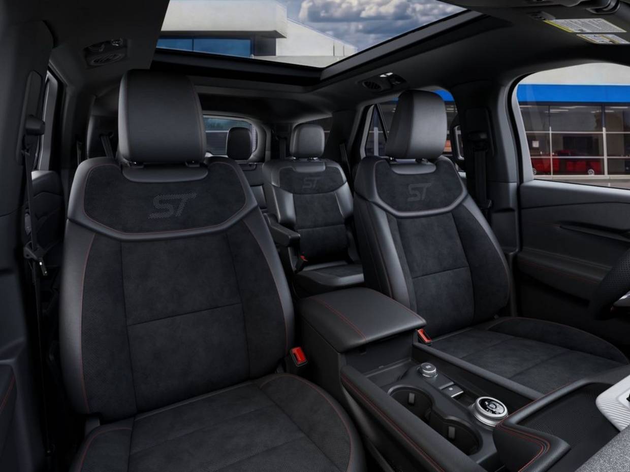 2027 Ford Explorer ST - Photo 10