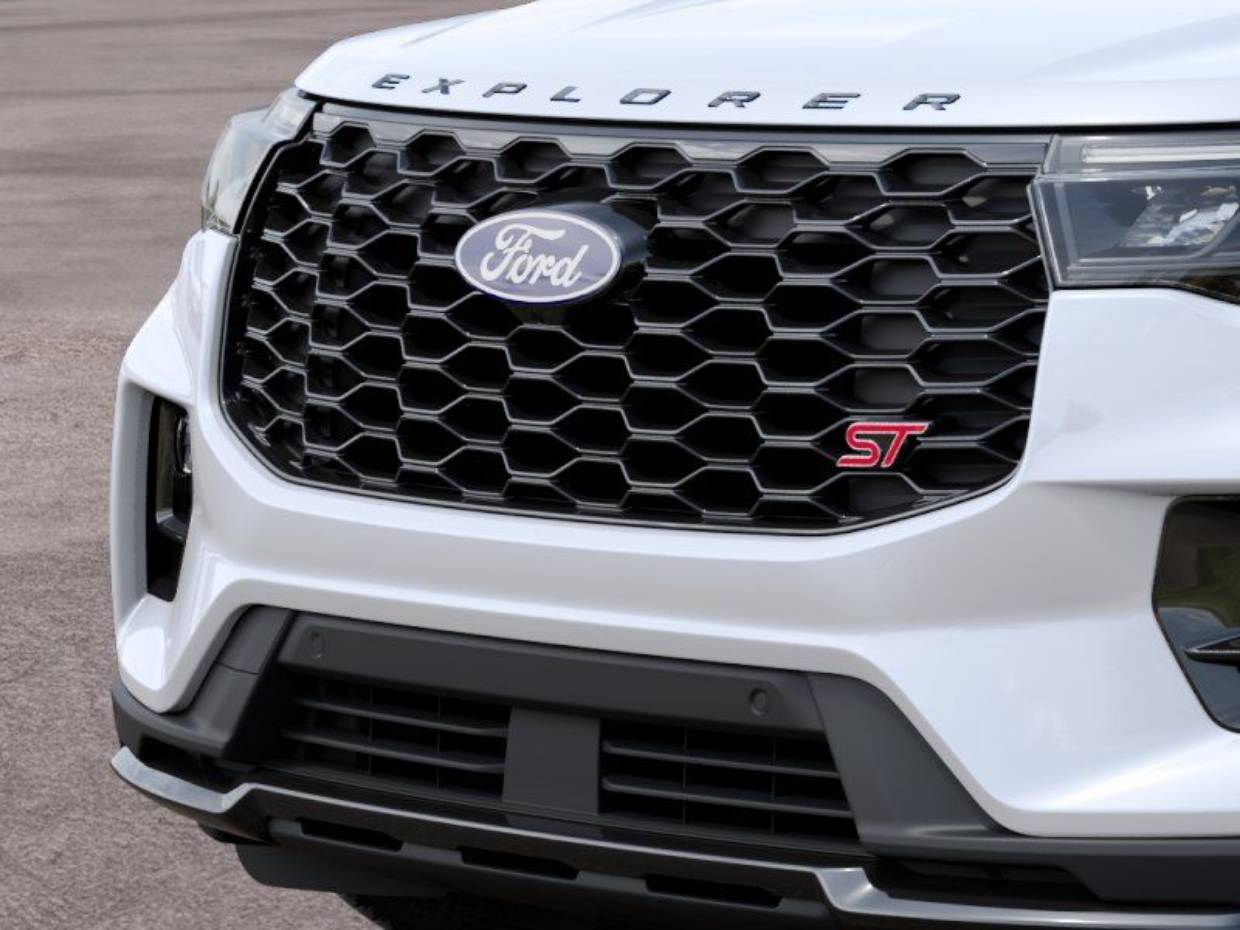 2027 Ford Explorer ST - Photo 17