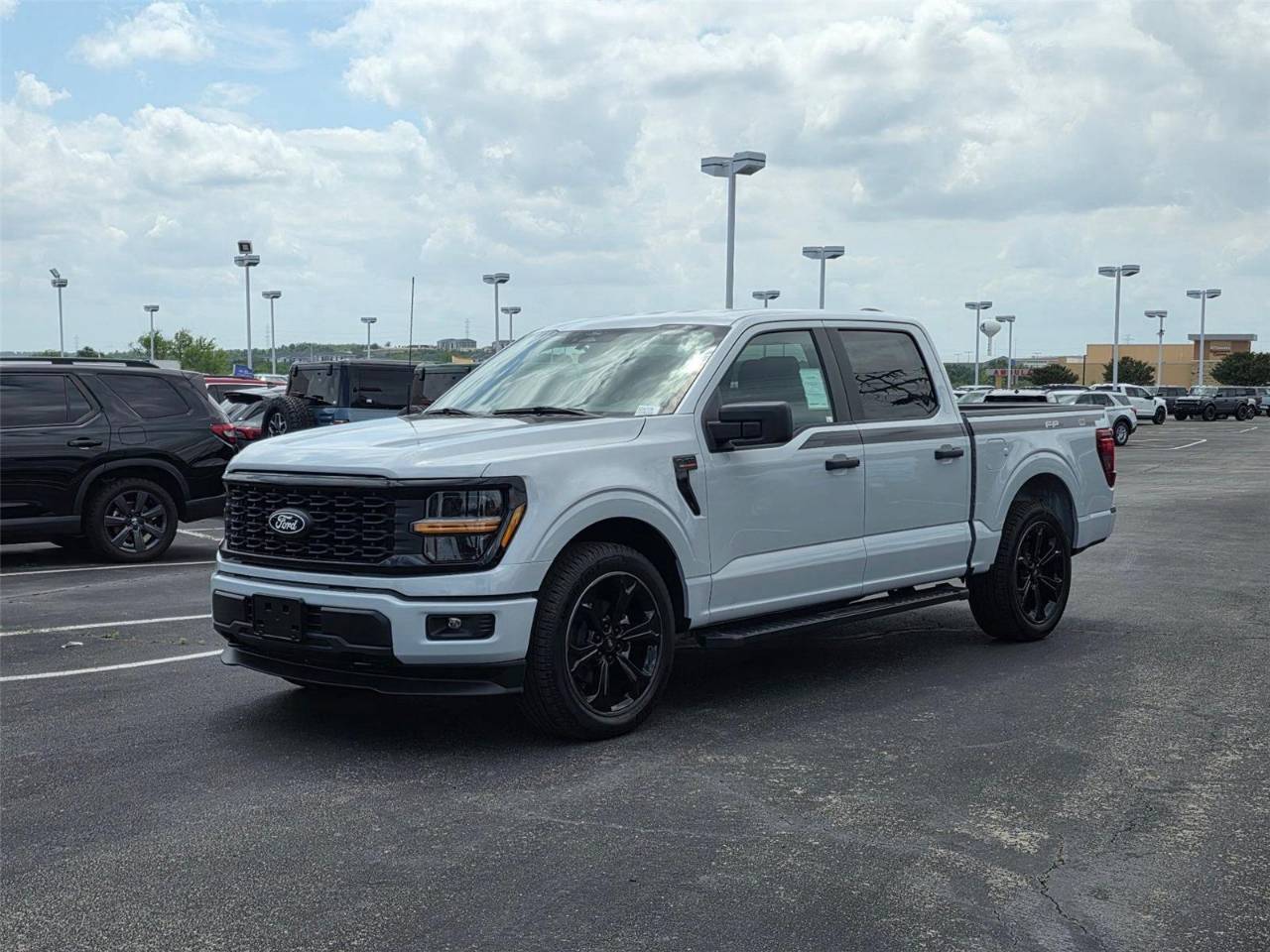 2025 Ford F-150 STX - Photo 8