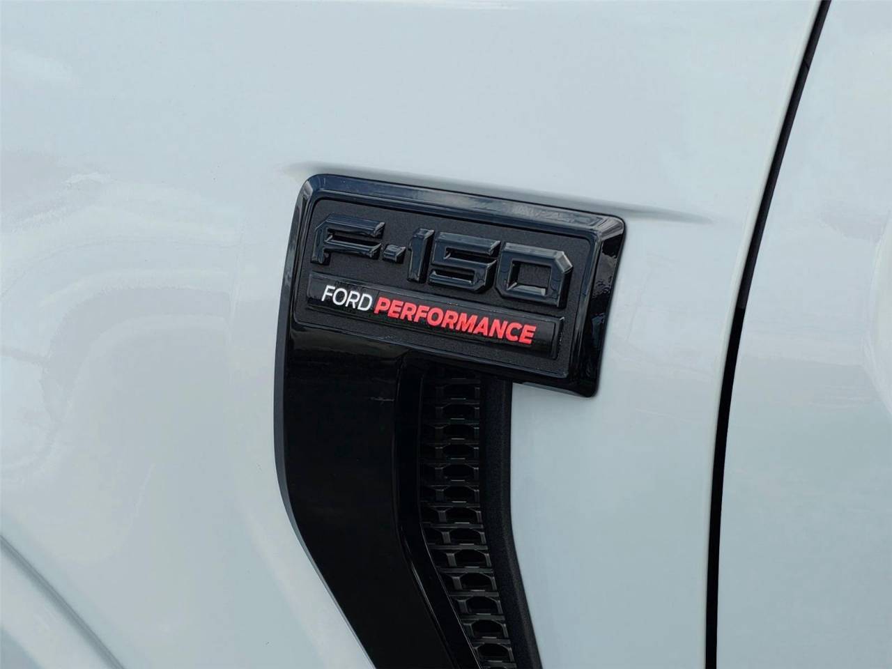 2025 Ford F-150 STX - Photo 9