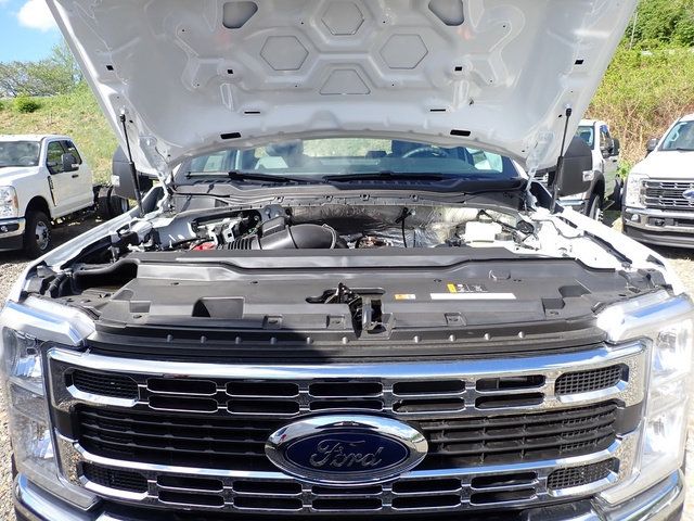2026 Ford F-550 Super Duty Chassis Cab XL - Photo 13