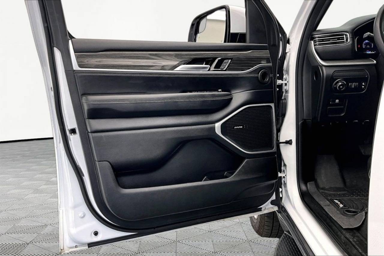 2022 Jeep Wagoneer Series II - Photo 23