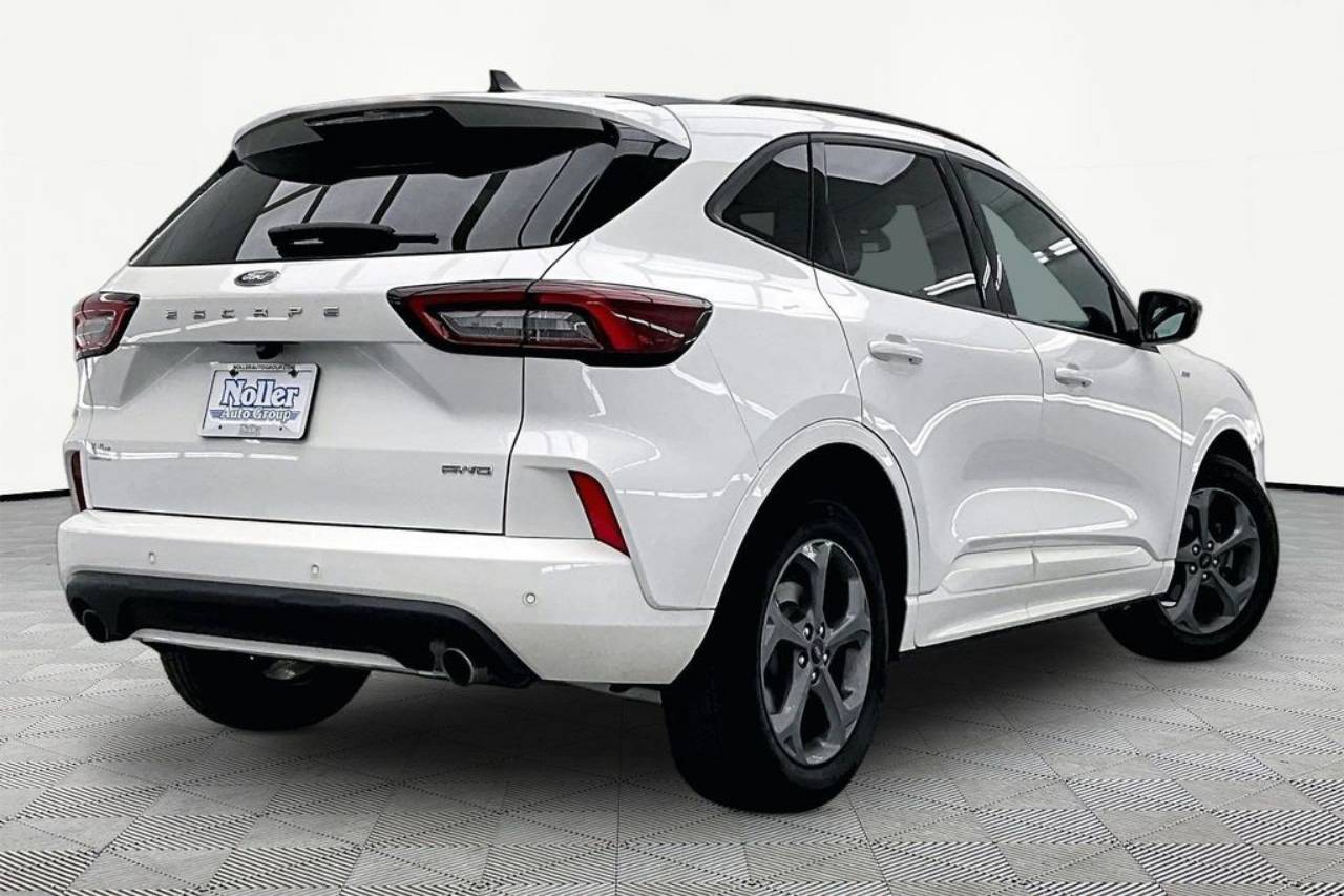 Certified 2024 Ford Escape ST-Line with VIN 1FMCU9MN5RUA19852 for sale in Kansas City